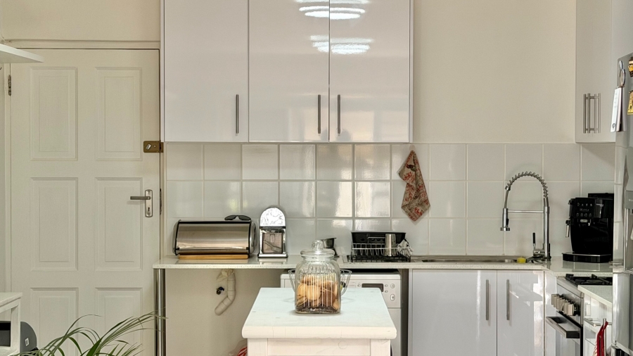 1 Bedroom Property for Sale in Gordons Bay Central Western Cape